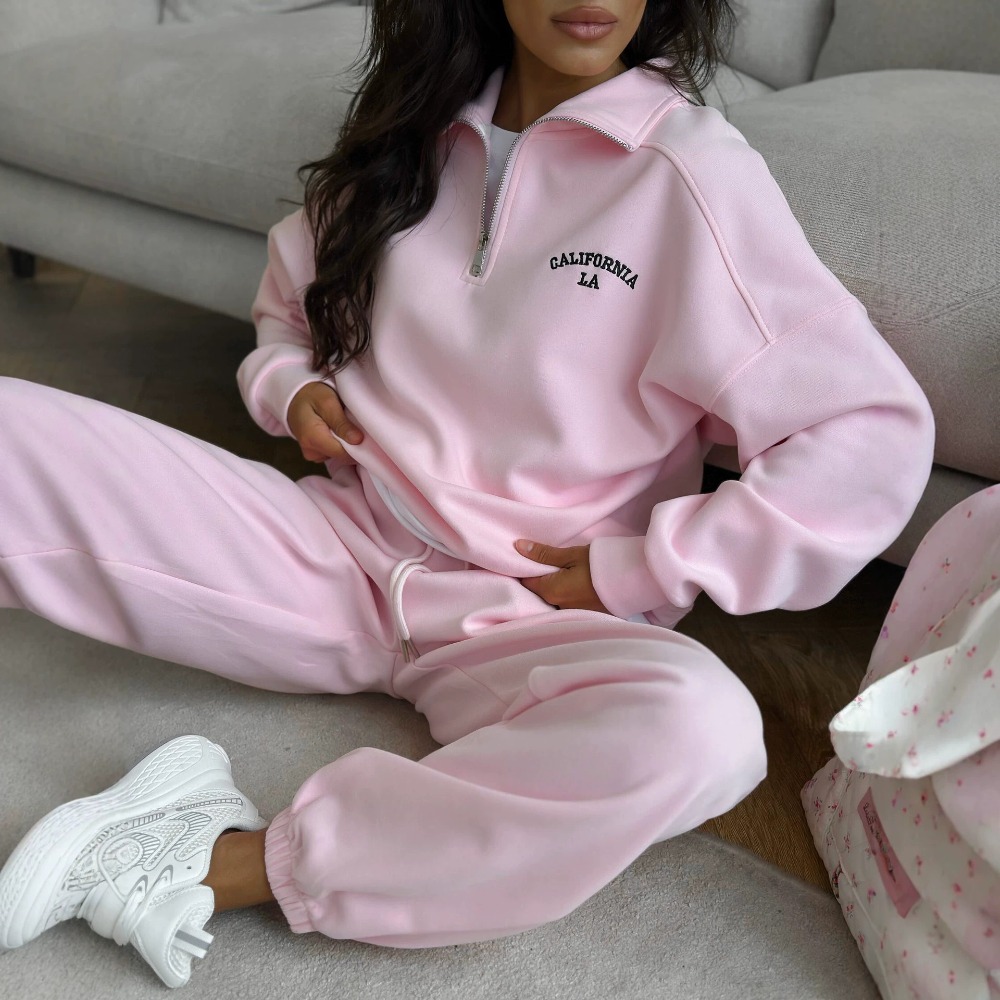 Embroidery - Ensemble de survêtement sportif brodé avec